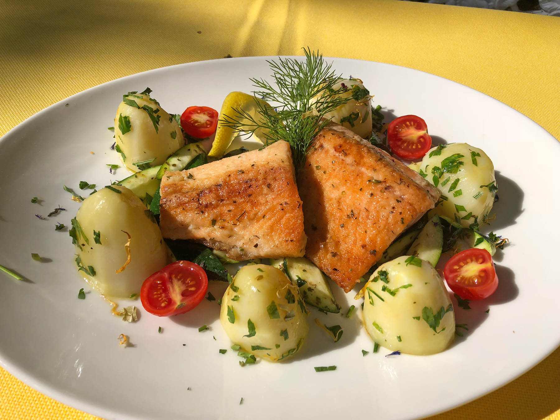 Lachs-mit-Kartoffeln