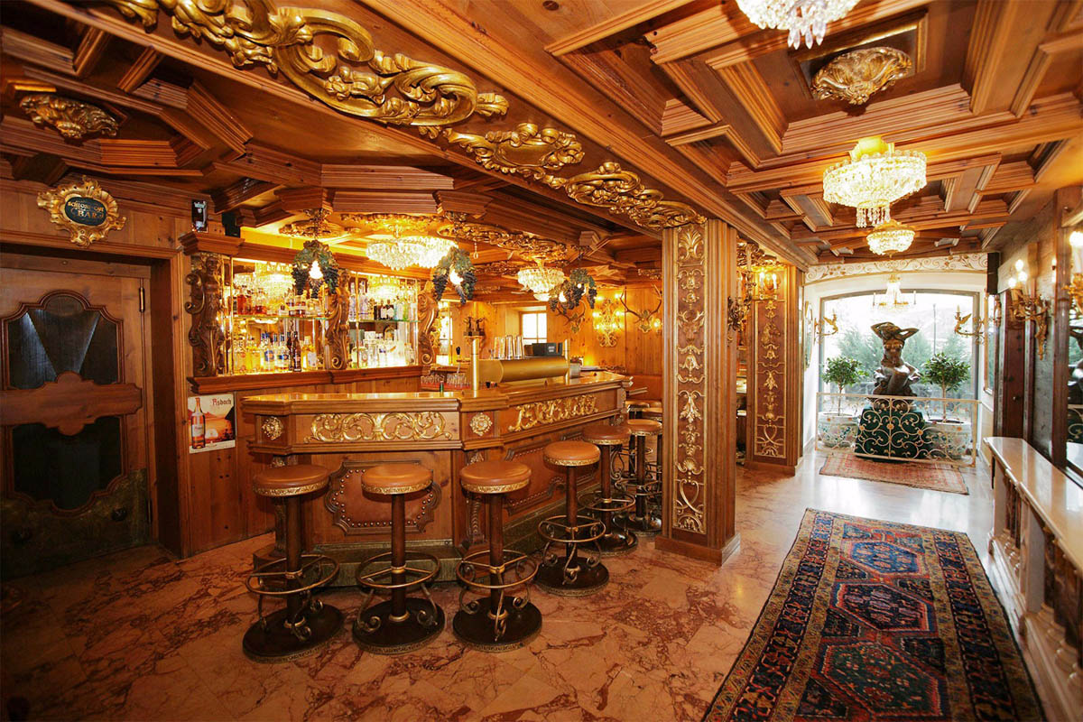 schloss-bar